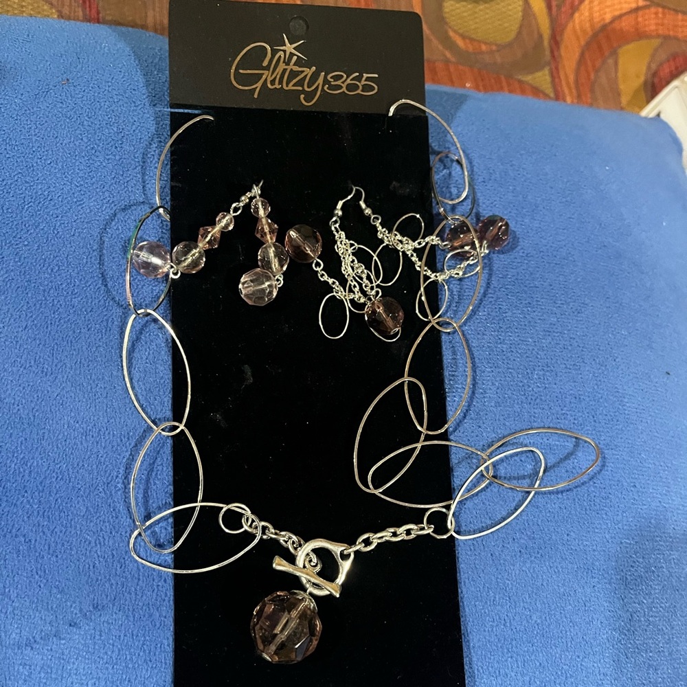 ♥️5/$20 Glitzy365 Earrings + Chain Necklace Set